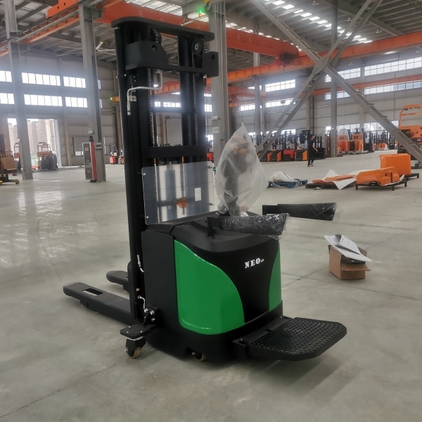 Safety of Stacker Electric Forklift