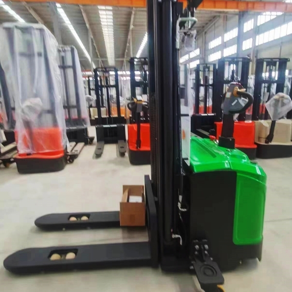 Safety Features in Pallet Forklifts