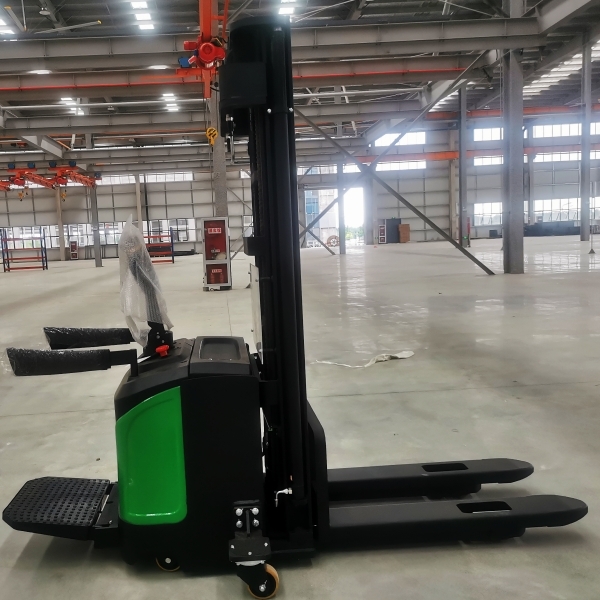 How to Use Completely Electric Stacker