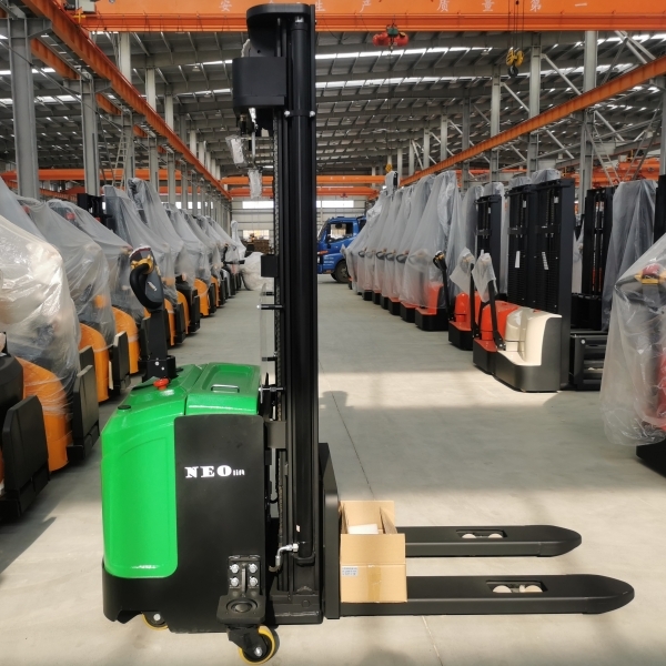 How to Use an Electric Stacker