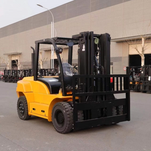 Security precautions in Using a 10 Ton Forklift