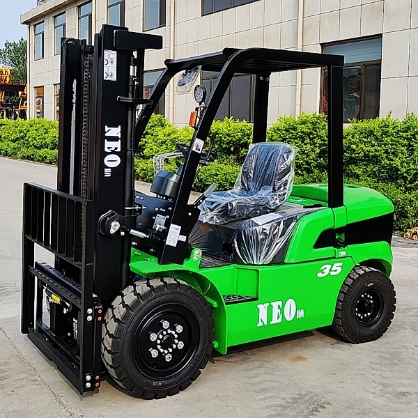 Innovation in electric reach truck forklift technology