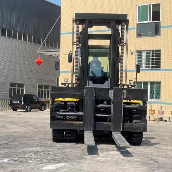 Innovation in Shipping Container Forklifts