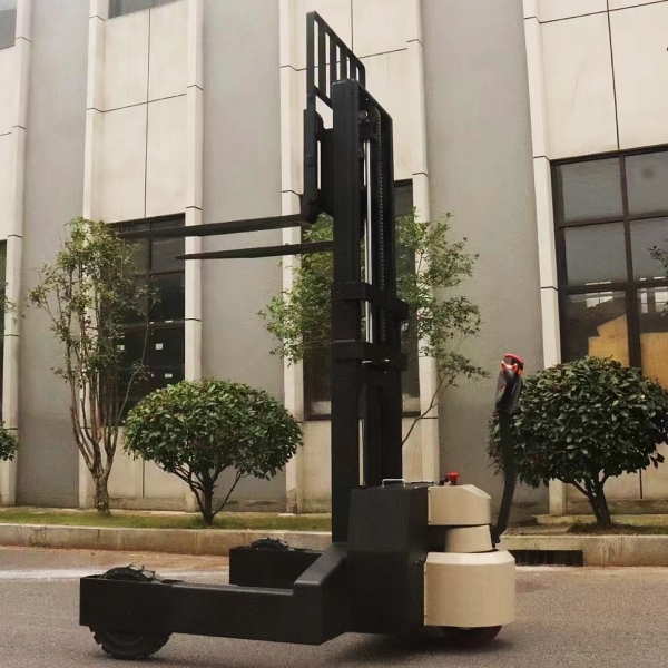 How to Use a Small Rough Terrain Forklift