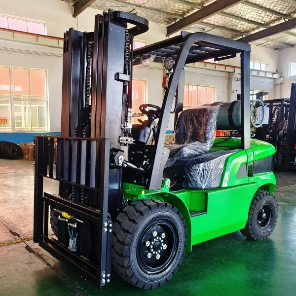 Safety Features of Gas-Powered Forklift Trucks: