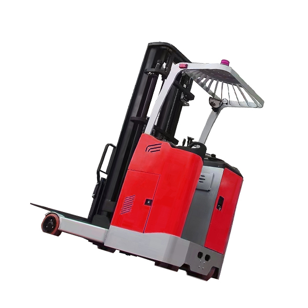 3. Safety tips when working together with a Side reach truck